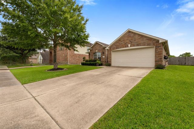 10006 King William Drive, La Porte, TX 77571