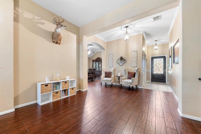 10006 King William Drive, La Porte, TX 77571