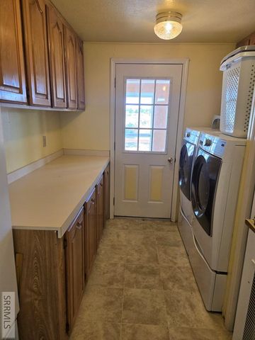 371 N 1900 E, St Anthony, ID 83445