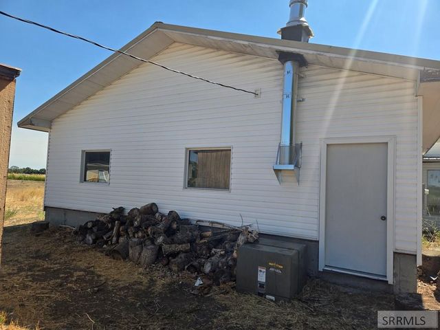 371 N 1900 E, St Anthony, ID 83445