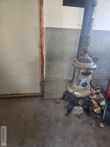 371 N 1900 E, St Anthony, ID 83445