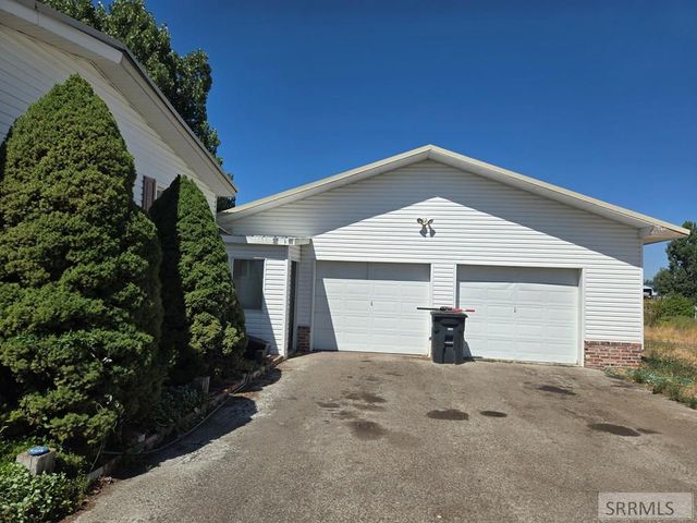 371 N 1900 E, St Anthony, ID 83445