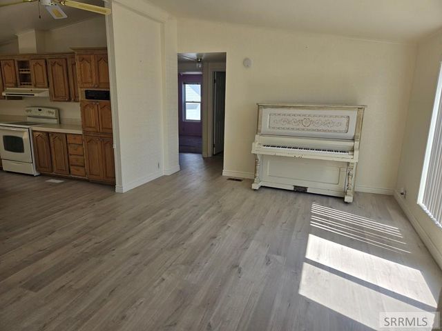 371 N 1900 E, St Anthony, ID 83445