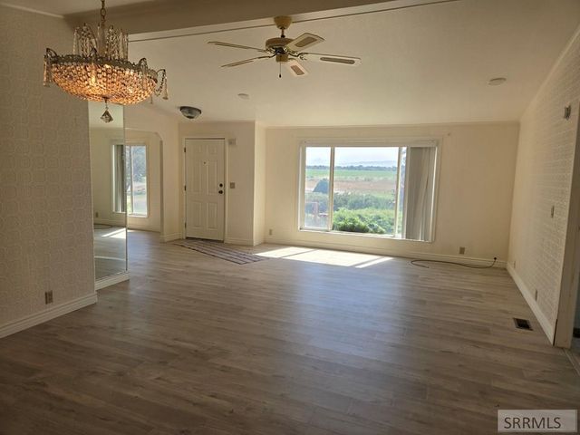 371 N 1900 E, St Anthony, ID 83445