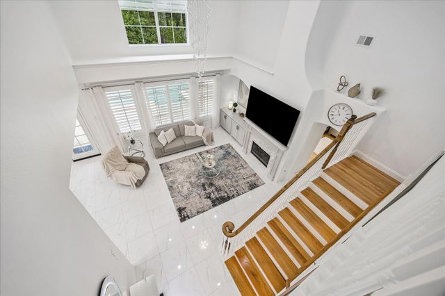 15 W Beckonvale Circle, The Woodlands, TX 77382