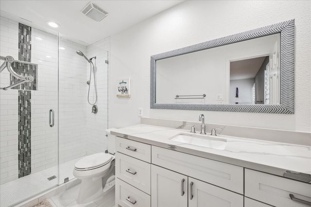 15 W Beckonvale Circle, The Woodlands, TX 77382