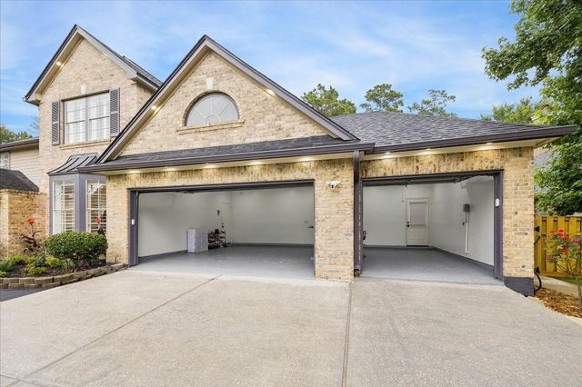 15 W Beckonvale Circle, The Woodlands, TX 77382