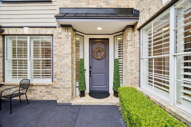 15 W Beckonvale Circle, The Woodlands, TX 77382