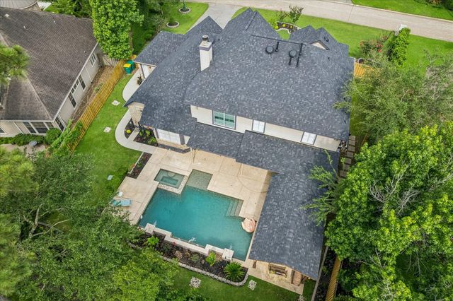 15 W Beckonvale Circle, The Woodlands, TX 77382