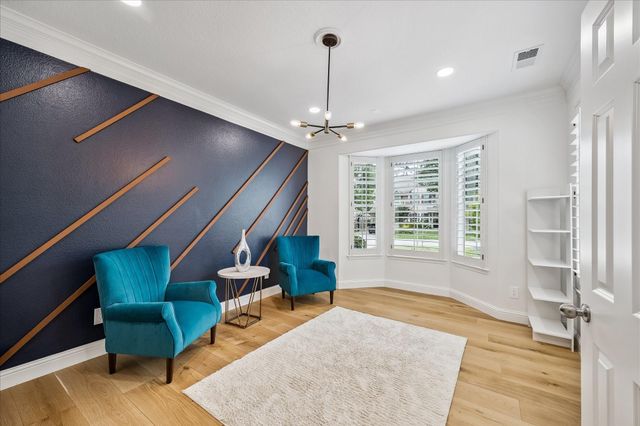 15 W Beckonvale Circle, The Woodlands, TX 77382