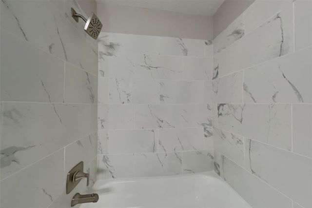 1920 Crooked Creek Lane, Pearland, TX 77581