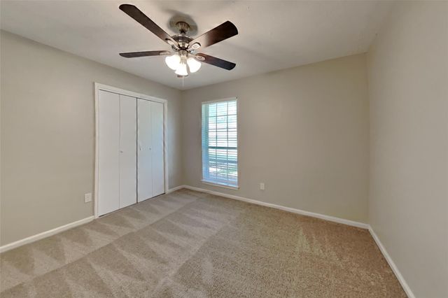 1920 Crooked Creek Lane, Pearland, TX 77581