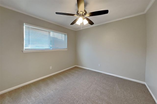 1920 Crooked Creek Lane, Pearland, TX 77581