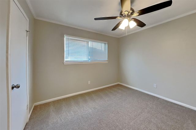 1920 Crooked Creek Lane, Pearland, TX 77581