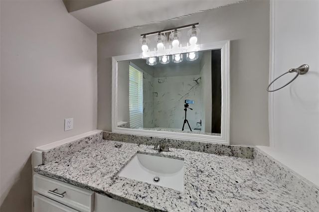 1920 Crooked Creek Lane, Pearland, TX 77581