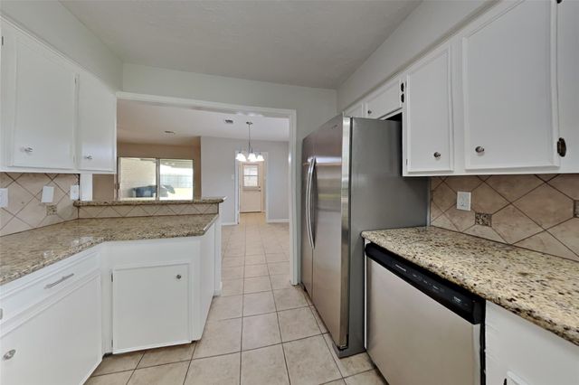 1920 Crooked Creek Lane, Pearland, TX 77581