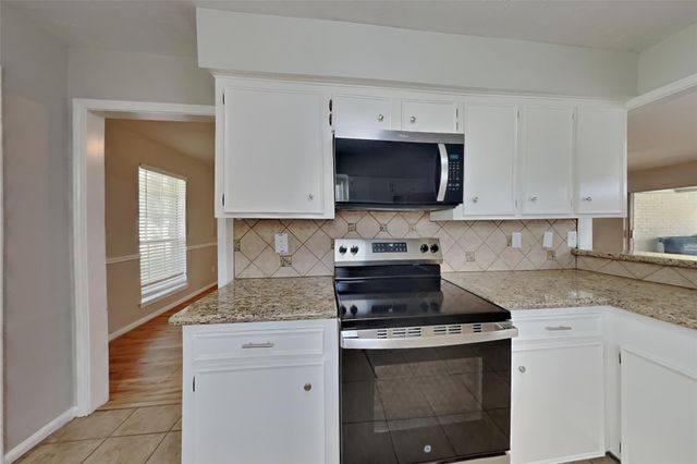 1920 Crooked Creek Lane, Pearland, TX 77581
