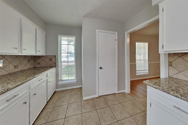 1920 Crooked Creek Lane, Pearland, TX 77581