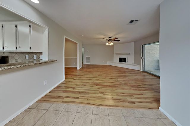 1920 Crooked Creek Lane, Pearland, TX 77581