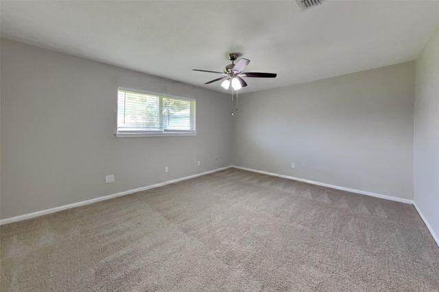 1920 Crooked Creek Lane, Pearland, TX 77581