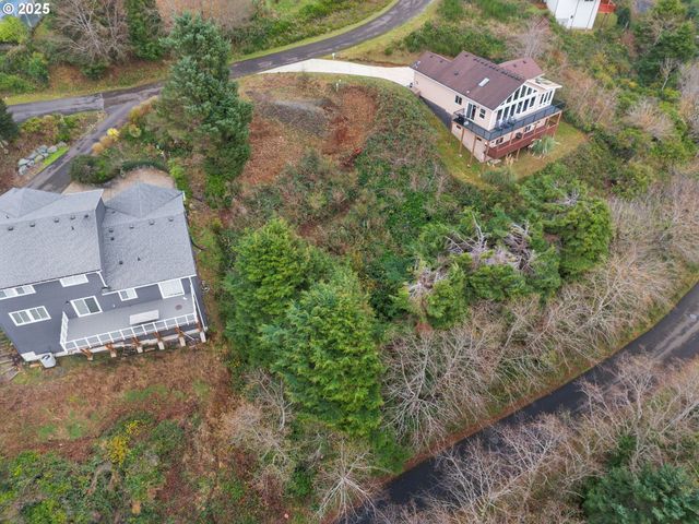 Longview Loop 20, Rockaway Beach, OR 97136