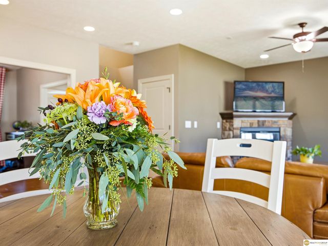 9530 S 72nd Street, Lincoln, NE 68516