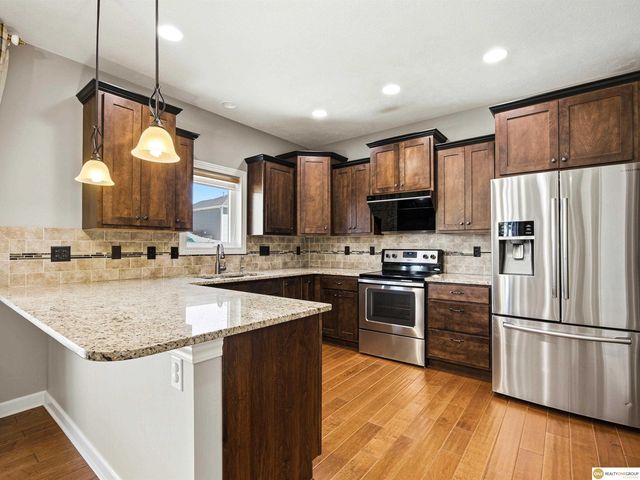 9530 S 72nd Street, Lincoln, NE 68516