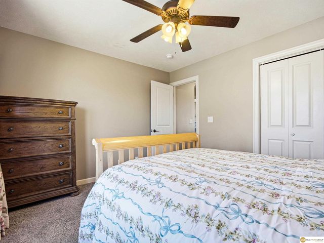 9530 S 72nd Street, Lincoln, NE 68516