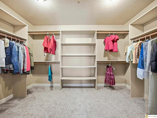 9530 S 72nd Street, Lincoln, NE 68516