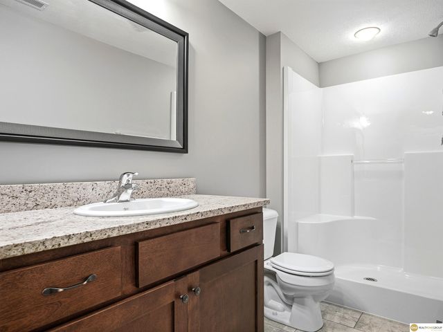 9530 S 72nd Street, Lincoln, NE 68516