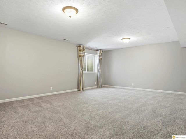 9530 S 72nd Street, Lincoln, NE 68516