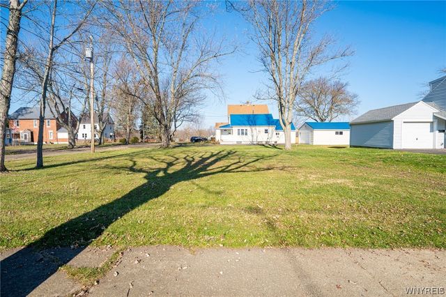 49 Lorain Street, Evans, NY 14006