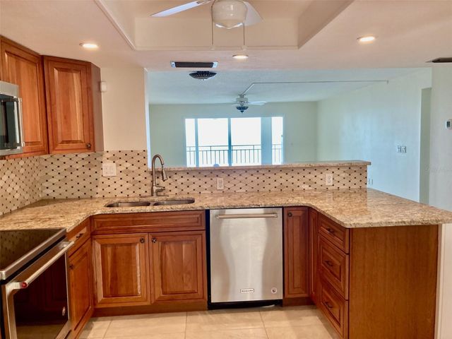 6430 SUN EAGLE LANE 203, Bradenton, FL 34210
