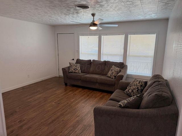 1032 Thrams Street, Borger, TX 79007