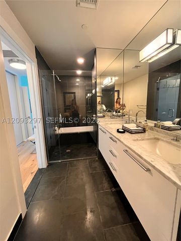 900 Biscayne Blvd 2702, Miami, FL 33132