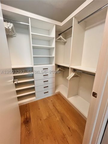 900 Biscayne Blvd 2702, Miami, FL 33132