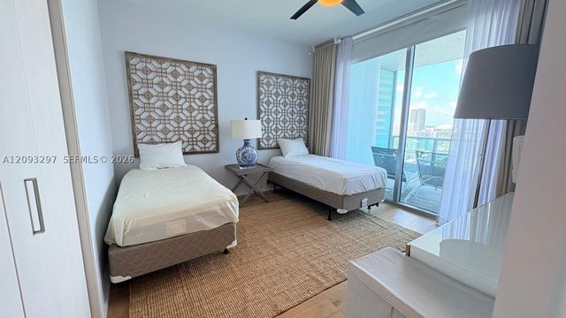900 Biscayne Blvd 2702, Miami, FL 33132
