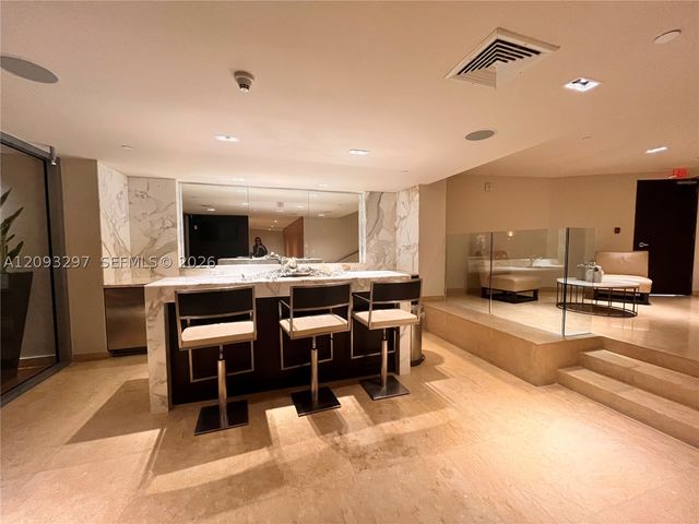 900 Biscayne Blvd 2702, Miami, FL 33132