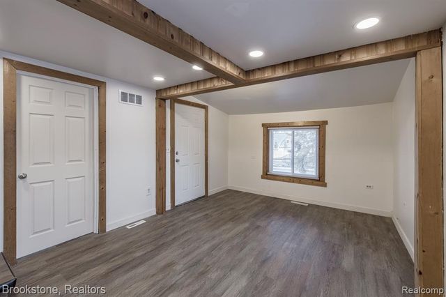 31 Heights Road, Lake Orion, MI 48362