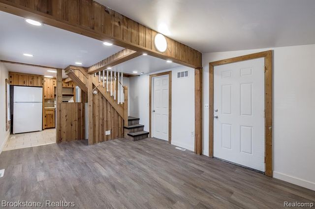 31 Heights Road, Lake Orion, MI 48362