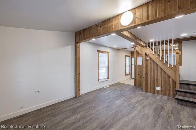 31 Heights Road, Lake Orion, MI 48362