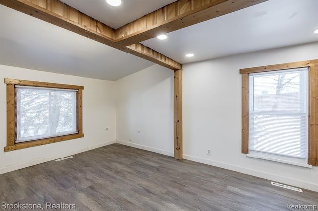 31 Heights Road, Lake Orion, MI 48362