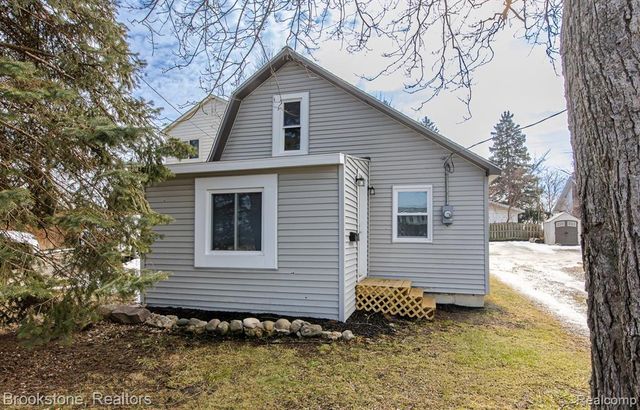 31 Heights Road, Lake Orion, MI 48362