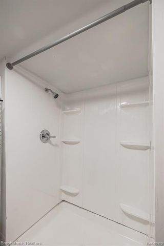 31 Heights Road, Lake Orion, MI 48362