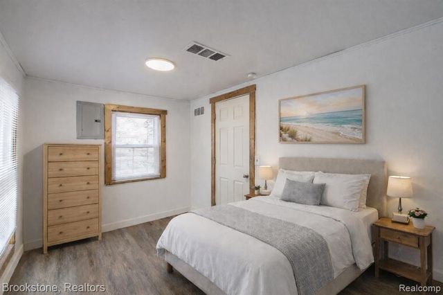 31 Heights Road, Lake Orion, MI 48362