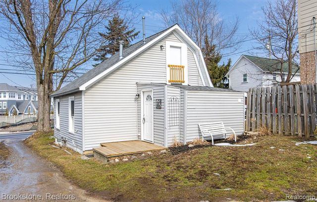 31 Heights Road, Lake Orion, MI 48362