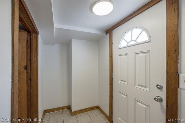 31 Heights Road, Lake Orion, MI 48362