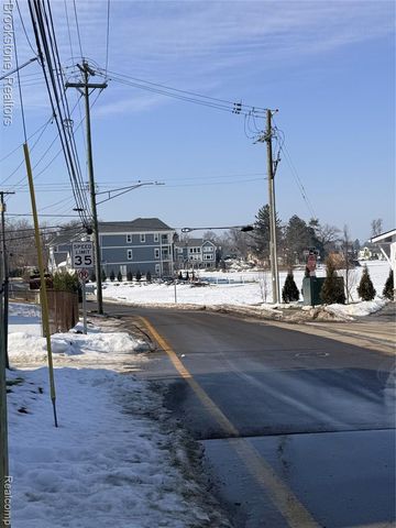 31 Heights Road, Lake Orion, MI 48362