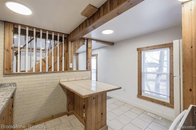 31 Heights Road, Lake Orion, MI 48362