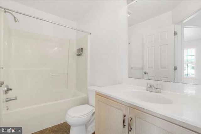 655 FISHER DR, York, PA 17404